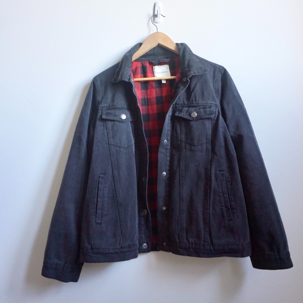BLACK OVERSIZED DENIM JACKET